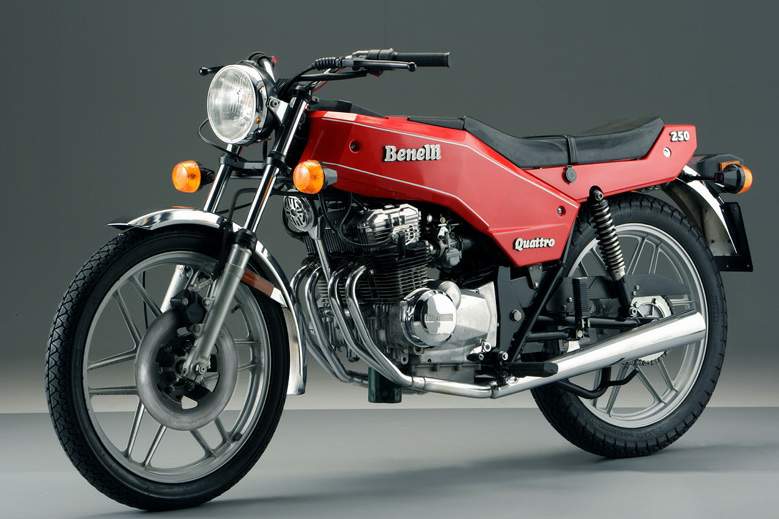 BENELLI 250 QUATTRO